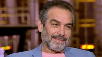   ممنوع من الكلام تمامًا".. أحمد عبد العزيز يخضع لجراحة دقيقة في الأحبال الصوتية