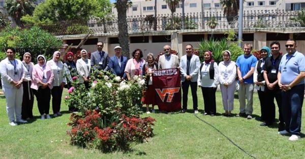 وفد جامعة فيرجينيا تك الأمريكية يزور مركز تعليم اللغة العربية لغير الناطقين بها بجامعة الإسكندرية