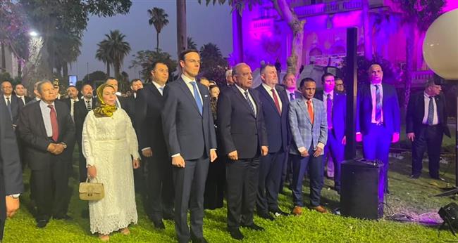 وزير الكهرباء يشارك سفارة روسيا بالقاهرة الاحتفال باليوم الوطني الروسي