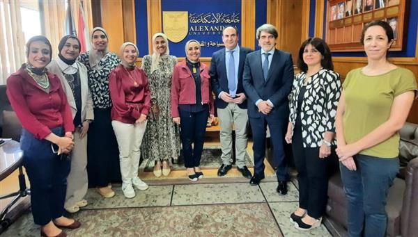 سياحة وفنادق جامعة الإسكندرية تبحث تعزيز التعاون مع جامعة قرطبة الإسبانية