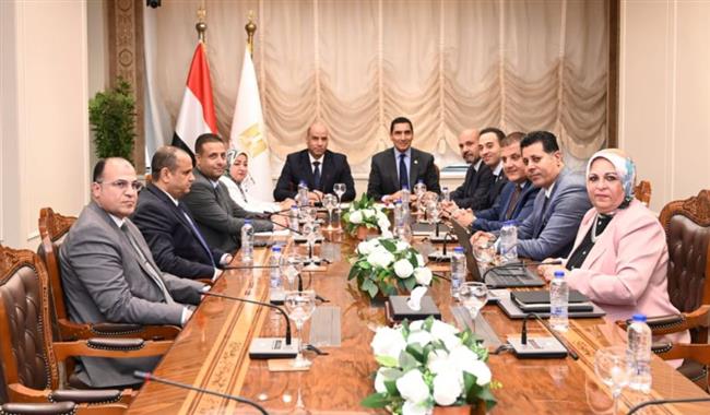 وزيرا الشباب والعمل يبحثان التعاون في مجالات التدريب المهني والتشغيل
