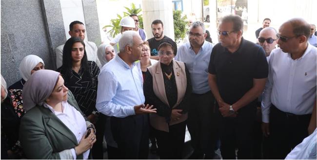 وزير الصحة يتفقد مركز أورام المنيا ومستشفى التأمين الصحي