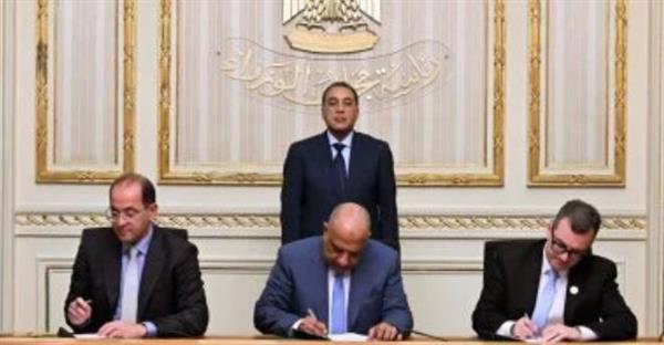 مدبولي يشهد توقيع اتفاق بـ60 مليار جنيه لتطوير شبكة الكهرباء