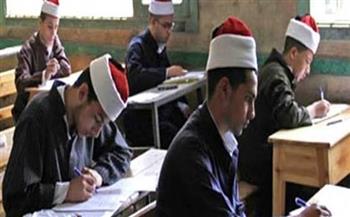  طلاب الثانوية الأزهرية بالقسم العلمي يؤدون امتحان الصرف اليوم