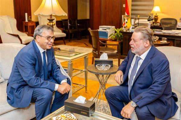 محافظ البنك المركزي  يبحث مع نظيره التونسي أوجه التعاون المشترك بين الجانبين