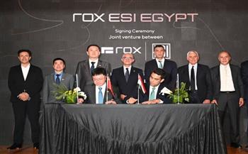   وزير الصناعة يشهد توقيع اتفاقية لتصنيع سيارات ROX محليًا في مصر