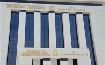   البترول: ضبط 8.4 مليون لتر سولار وبنزين جرى الاستيلاء عليها بطرق غير مشروعة 