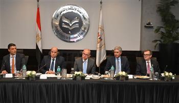 6 وزراء والبنك الدولي يبحثون تنفيذ استراتيجية الاستثمار الأجنبي المباشر