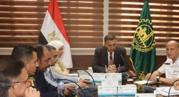 محافظ القليوبية يعقد اجتماعًا موسعًا لتنسيق الاستعدادات الشاملة لامتحانات الثانوية العامة