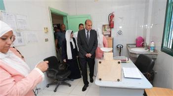   محافظ أسيوط يتفقد وحدة طب الأسرة بموشا ويُحيل موظفًا للتحقيق