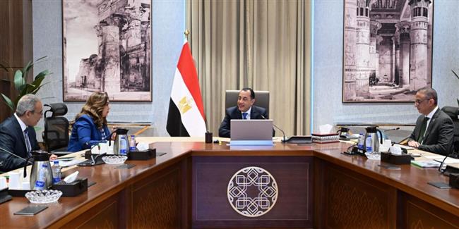 مدبولي يتابع الموقف التنفيذي للمشروعات التنموية والخدمية في الجيزة