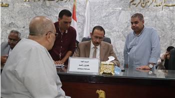   محافظ سوهاج يعقد اللقاء الجماهيري الأسبوعي لبحث مطالب المواطنين وحل مشكلاتهم