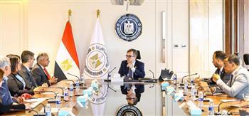 وزير التخطيط يبحث مع وفد البنك الدولي آليات دعم السياسات القائمة على البيانات