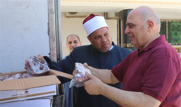 محافظ كفرالشيخ: توزيع 3 طن من لحوم صكوك الأضاحي على الأسر الأولى بالرعاية