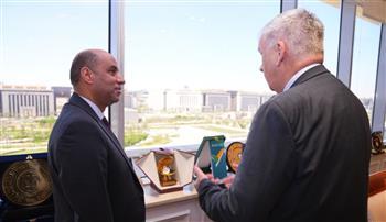 وزير العمل يُطلع السفير الألماني على ثمار مهارة العامل المصري من نافذة "العاصمة الجديدة"