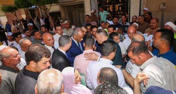 محافظ كفرالشيخ يوجه بسرعة إنهاء طلبات المواطنين وحسن معاملتهم