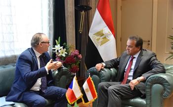   وزير الصحة يستقبل سفير التشيك لبحث توطين تصنيع أسرة المستشفيات والصناعات الطبية