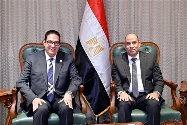رئيس جامعة القاهرة ووزير العمل يناقشان آليات دعم تشغيل الخريجين