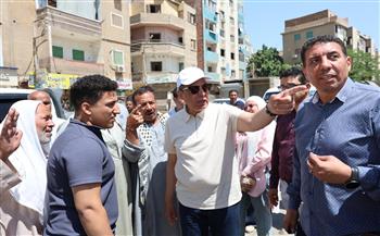 محافظ المنيا يتفقد 37 محلاً تجارياً بحي جنوب المدينة