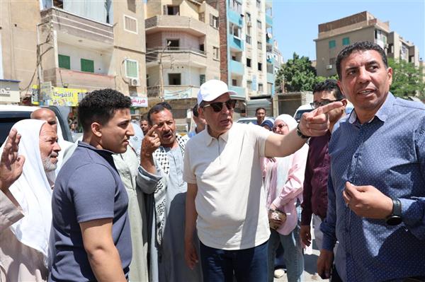 محافظ المنيا يتفقد 37 محلاً تجارياً بحي جنوب المدينة