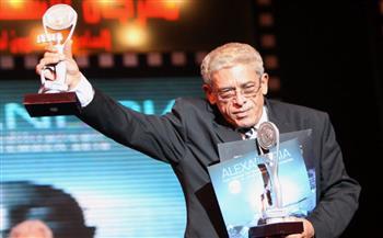 البيت الروسي وجمعية الفيلم يحتفيان بالمخرج داوود عبد السيد