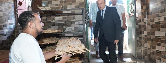 محافظ أسيوط يشن جولة مفاجئة على المخابز
