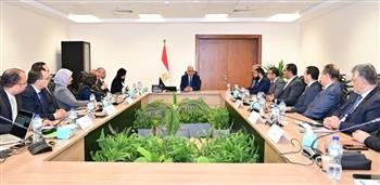  وزير الري يلتقي بممثلي شركات مصرية لتشارك في تنفيذ مشروعات تنموية بدول حوض النيل