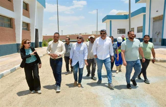 وزيرة الإسكان تتابع أعمال تطوير ورفع كفاءة الطرق والمرافق بالمناطق الصناعية