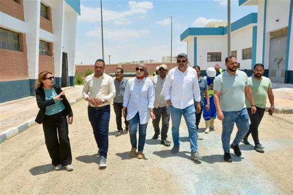 وزيرة الإسكان تتابع أعمال تطوير ورفع كفاءة الطرق والمرافق بالمناطق الصناعية