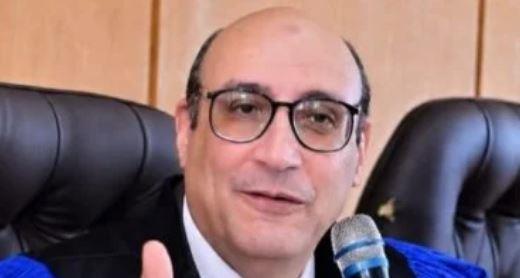 فوز الدكتور محمد أبو خزيم بجائزة جامعة عين شمس التقديرية في العلوم الاجتماعية
