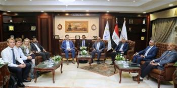   ميناء الإسكندرية يستقبل وفداً من خبراء دوليين لإعداد خريطة طريق الوقود البديل