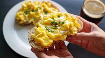   أطعمة مع البيض تزيد امتصاص فيتامين D