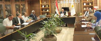   جامعة أسيوط تبحث تطوير مركز المؤتمرات وميكنة الخدمات