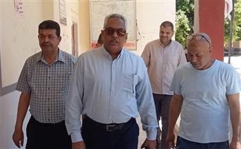   نائب محافظ سوهاج يتفقد لجان الثانوية العامة للتأكد من جاهزيتها قبل انطلاق الامتحانات غدًا
