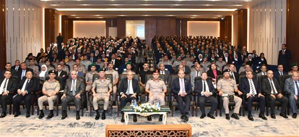 الأكاديمية العسكرية تحتفل بتخرج الدورة التدريبية للمرشحين للتعيين بعدد من الوزارات