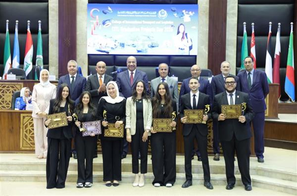الأكاديمية العربية تجمع قادة الصناعة لاختيار أفضل مشروع تخرج بكلية النقل الدولي