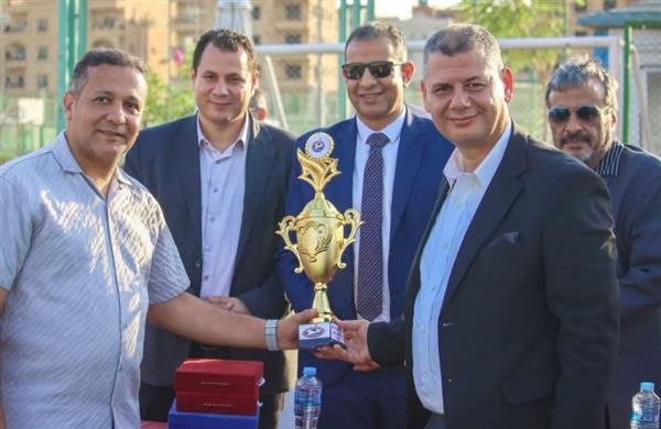 نادي العبور يكرم "الفرماوي" و"عبد المؤمن " لجهودهما في دعم الأنشطة الرياضية