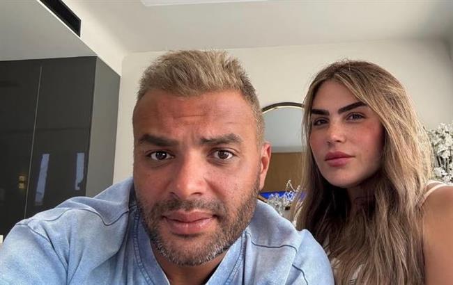 رامي صبري يحتفل بعيد ميلاد زوجته شيري برسالة رومانسية