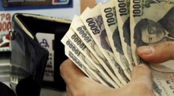   اليابان تلوّح بالتدخل لدعم الين مع اقترابه من أدنى مستوياته منذ عقود