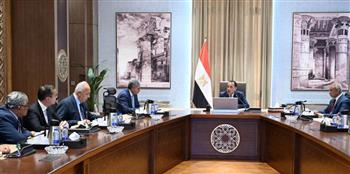   رئيس الوزراء يبحث مع ممثلي قطاعي السياحة والطيران سبل دفع الحركة السياحية