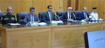 محافظ الأقصر يترأس المجلس التنفيذي رقم (2) ويكرم المشاركين فى التجربة صقر (162)