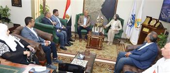  محافظ السويس يتفقد مدينة السويس الجديدة ومصانعها ويؤكد دعم الاستثمار الصناعي