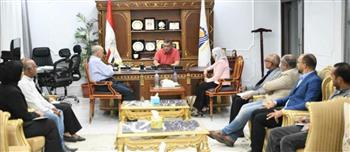   محافظ قنا يدعو لتوحيد جهود الجمعيات الخيرية لخدمة الفئات الأولى بالرعاية