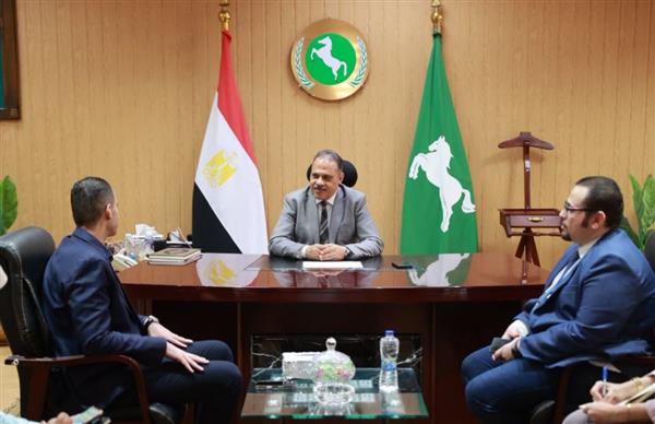 نائب وزير الصحة يبحث مع محافظ الشرقية خطط تطوير المنشآت الصحية