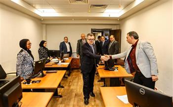 وزير التخطيط يتفقد مركز البنية المعلوماتية لمنظومة التخطيط المصرية