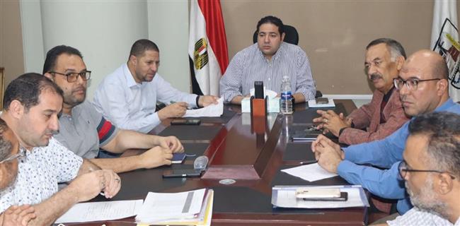 نائب المحافظ يتابع ملفات التقنين ببني سويف