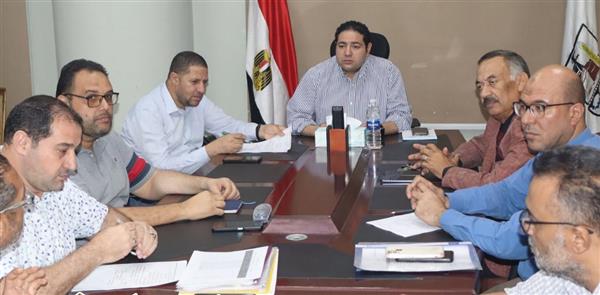 نائب المحافظ يتابع ملفات التقنين ببني سويف