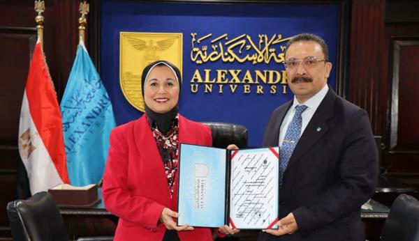 القائم بأعمال رئيس جامعة الإسكندرية يستقبل العمداء الجدد ويؤكد دعم تطوير الكليات