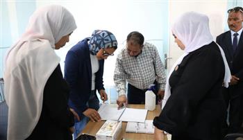   محافظ الوادي الجديد تتابع القافلة الطبية بمستشفى باريس