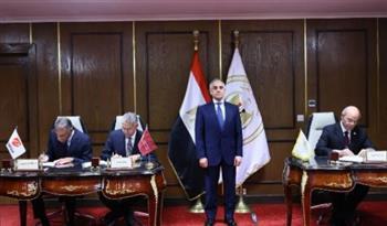 العدل توقع ثلاثة بروتوكولات للتوسع فى التحصيل الإلكتروني